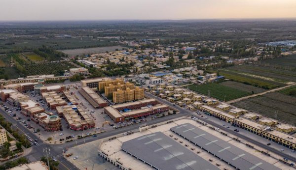 泸深投 潮涌新疆70年&#32;小村新变：达西村里的幸福日子